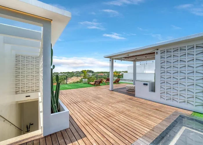 Aurea 3br By Melasti